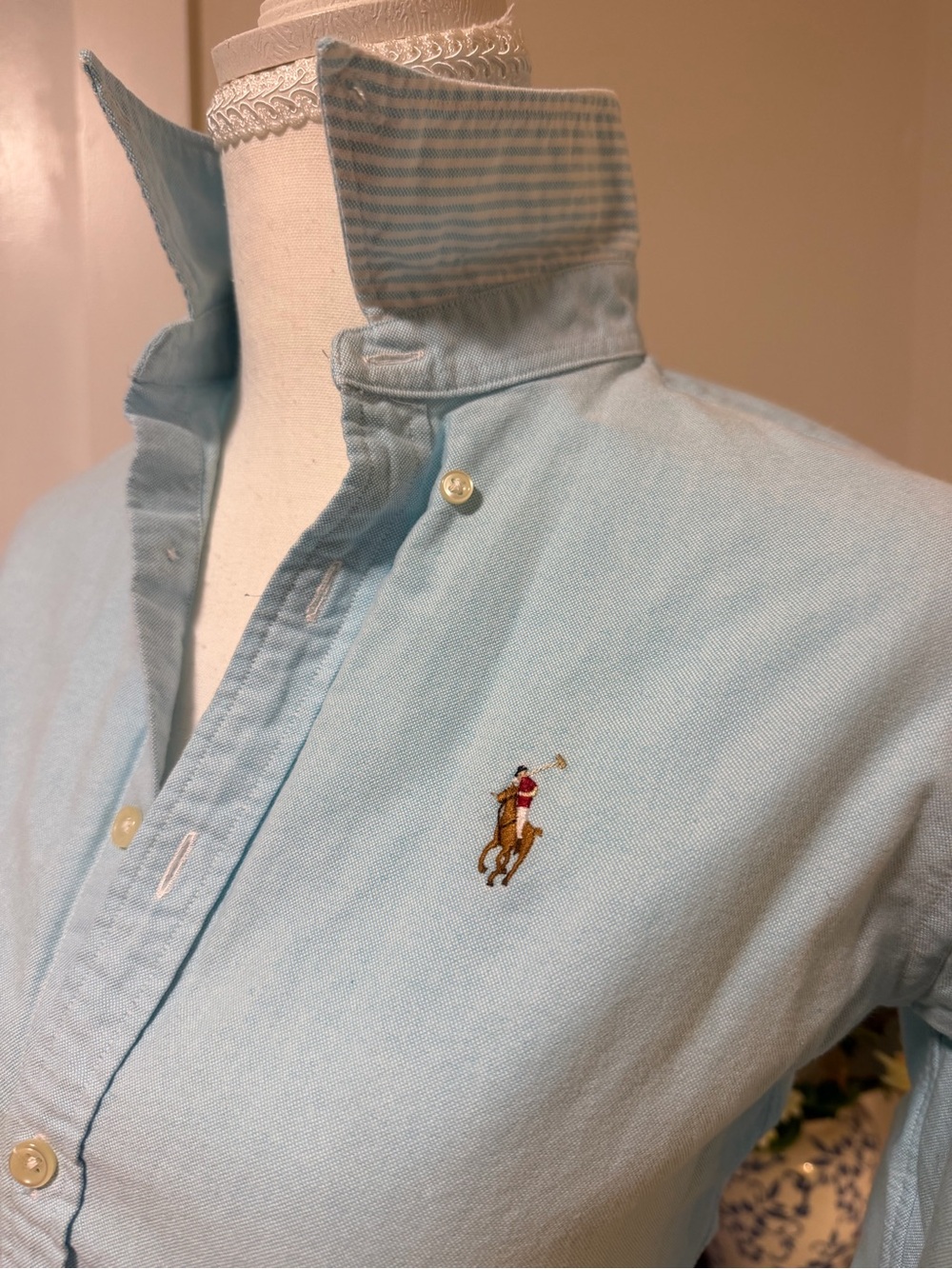 Ralph Lauren Light Blue Women's Button-Down Shirt Pony Preppy Classy - Picture 3 of 11